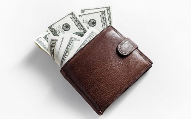 Six Things You Should Never Keep in Your Wallet