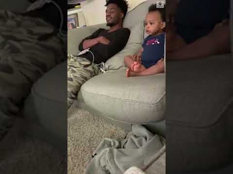 An Adorable “Conversation” Between a Dad and a Toddler