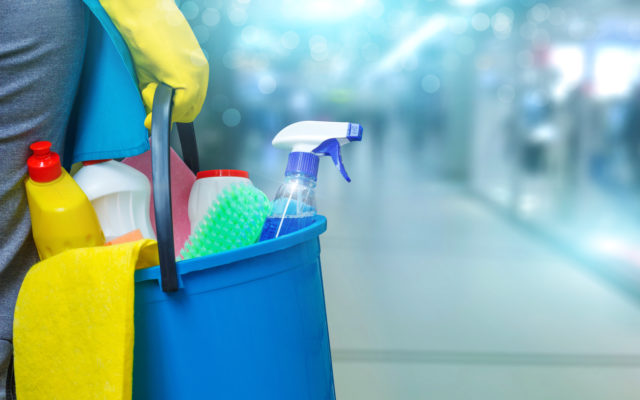 Be Really Careful About Mixing These Household Cleaners