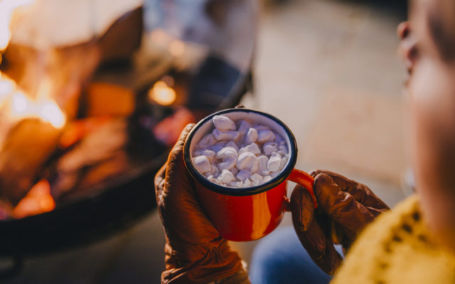 What Is the Correct Way to Make Hot Chocolate From a Mix?