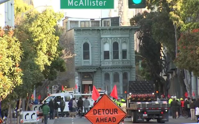 Watch a Massive Victorian Home Being Moved Through City Streets